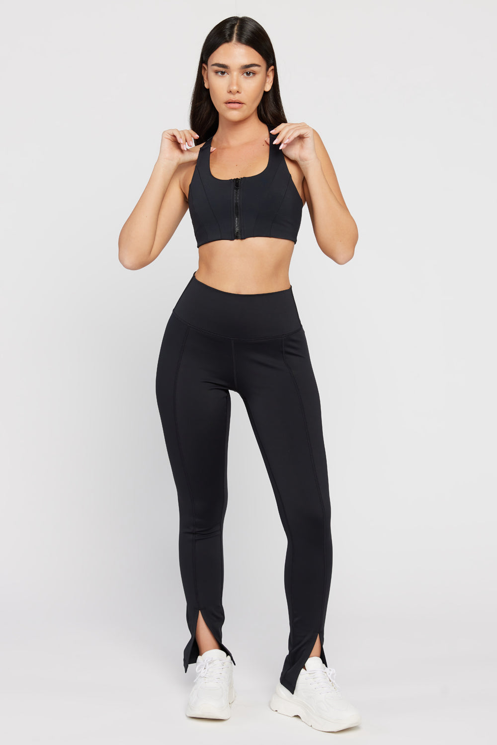 Aura - טופ ספורטיבי עם רוכסן קדמי בצבע שחור | XS