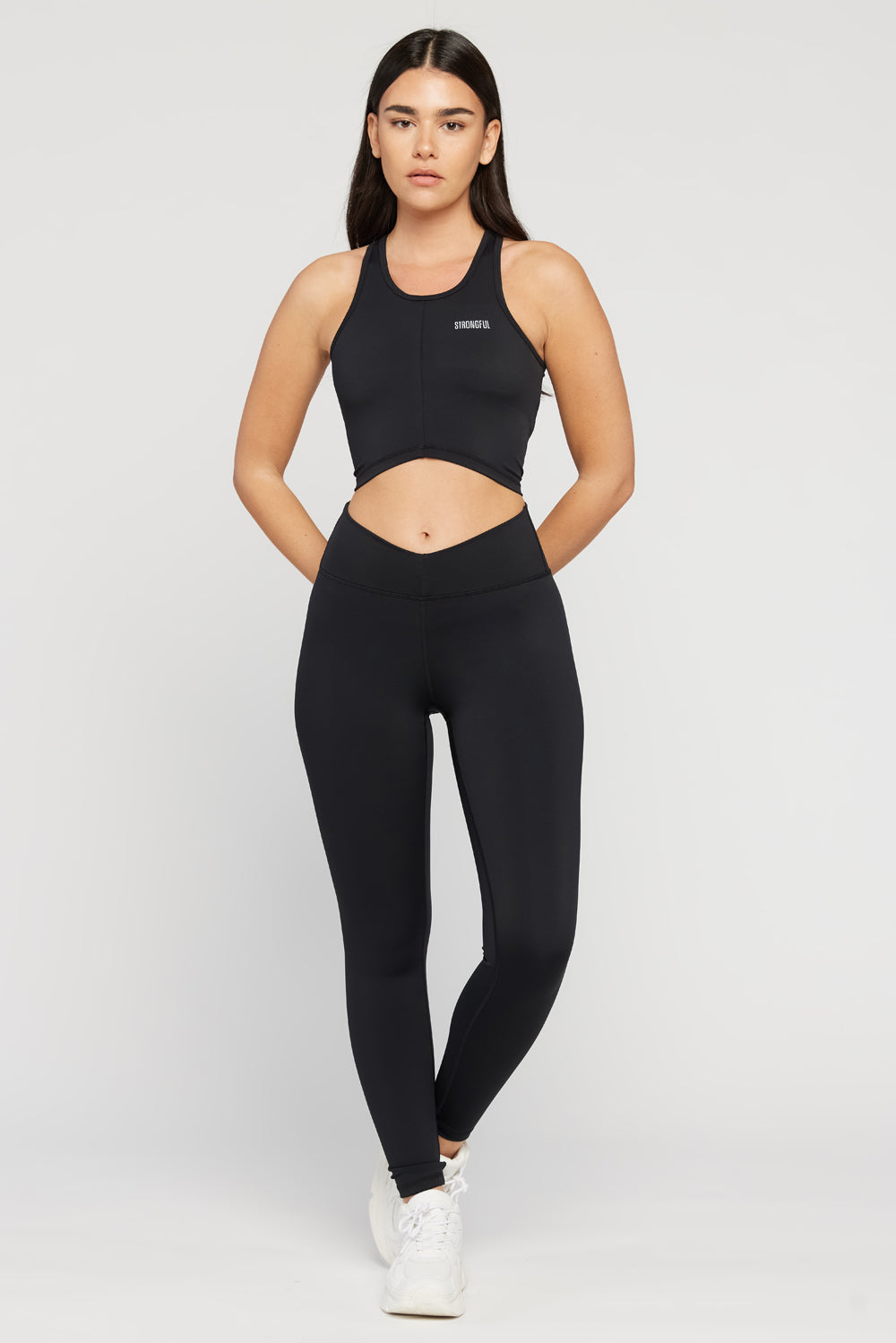 Aura - טופ גופיה בצבע שחור | XS