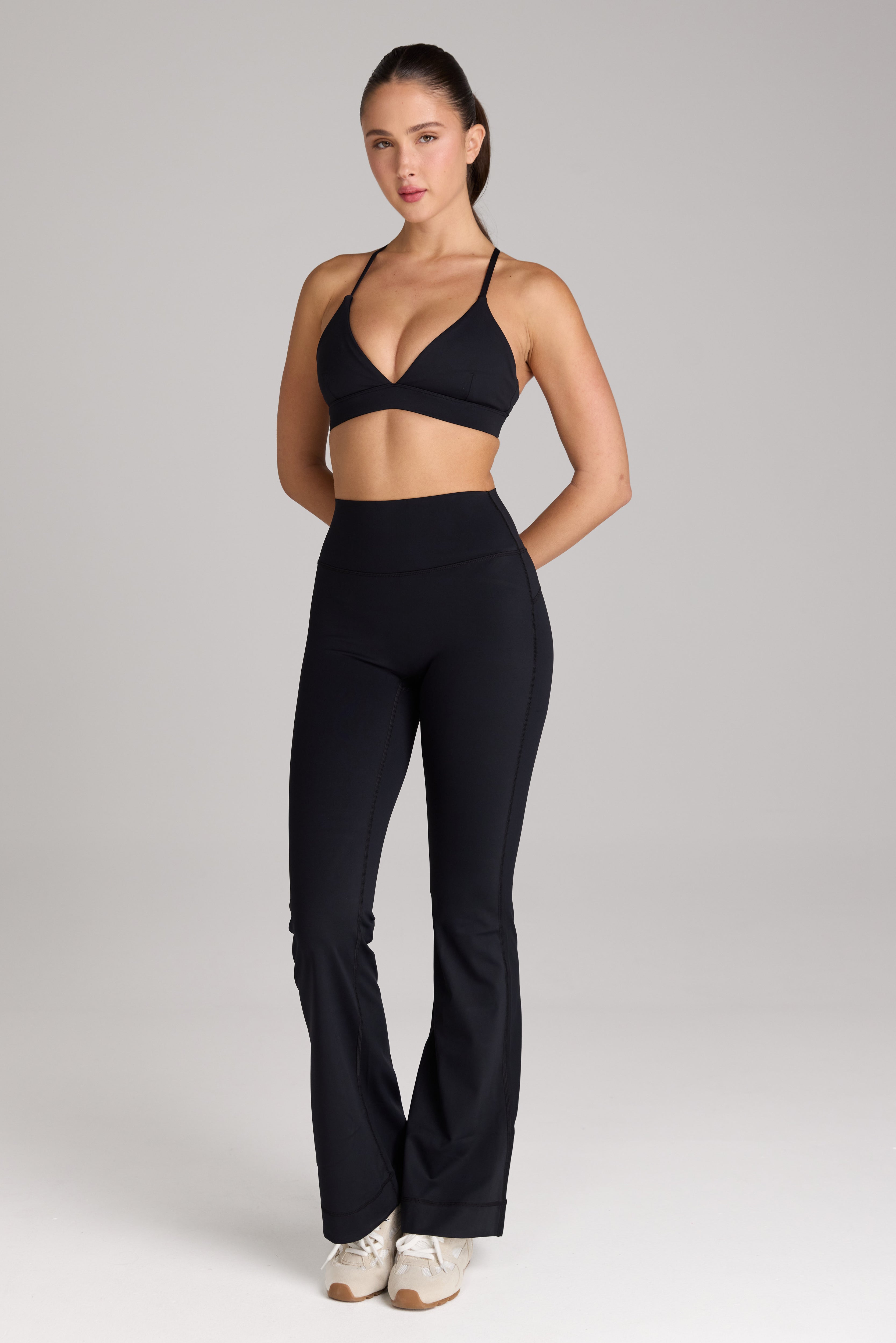 Oasis חזיית משולשים