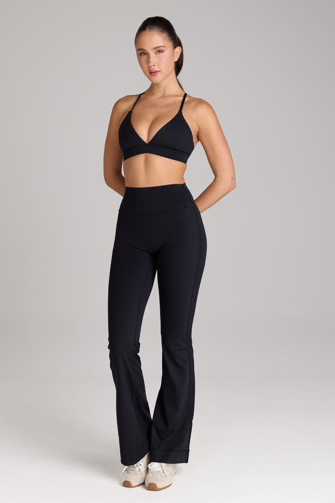 Oasis חזיית משולשים