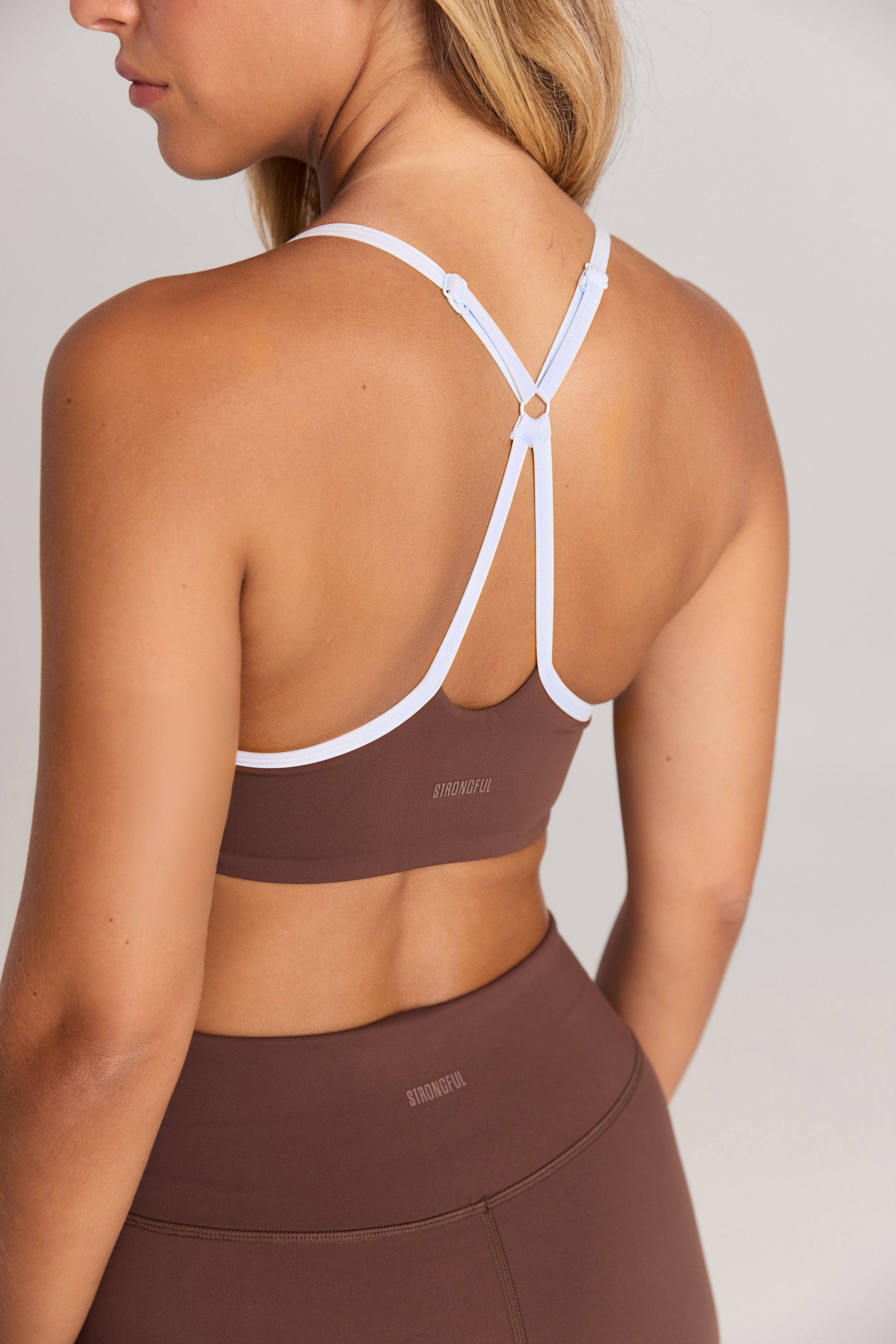 Brush חזיית ספורט כתפיות דקות