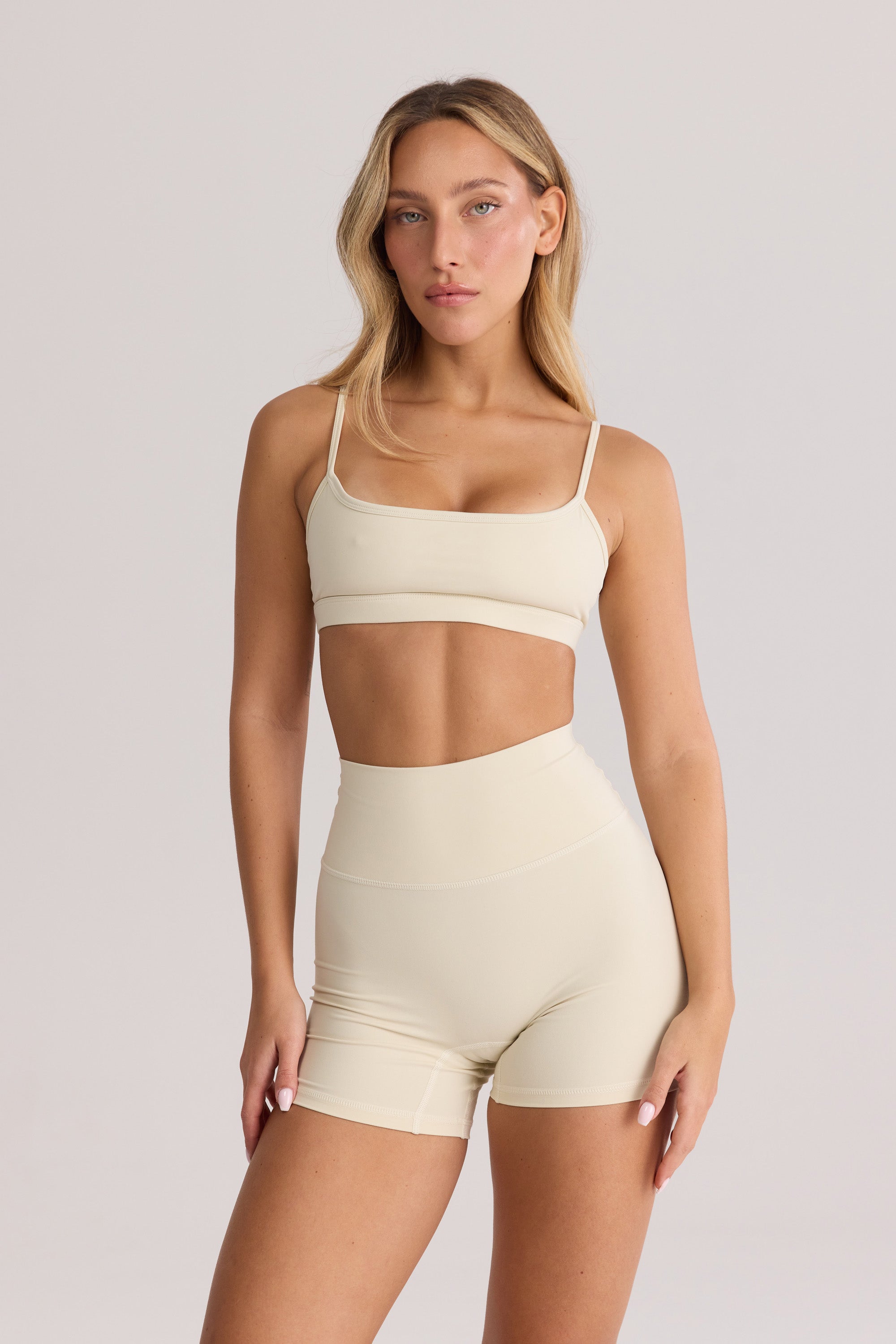 Astra חזיית ספורט כתפיות מתכוונות