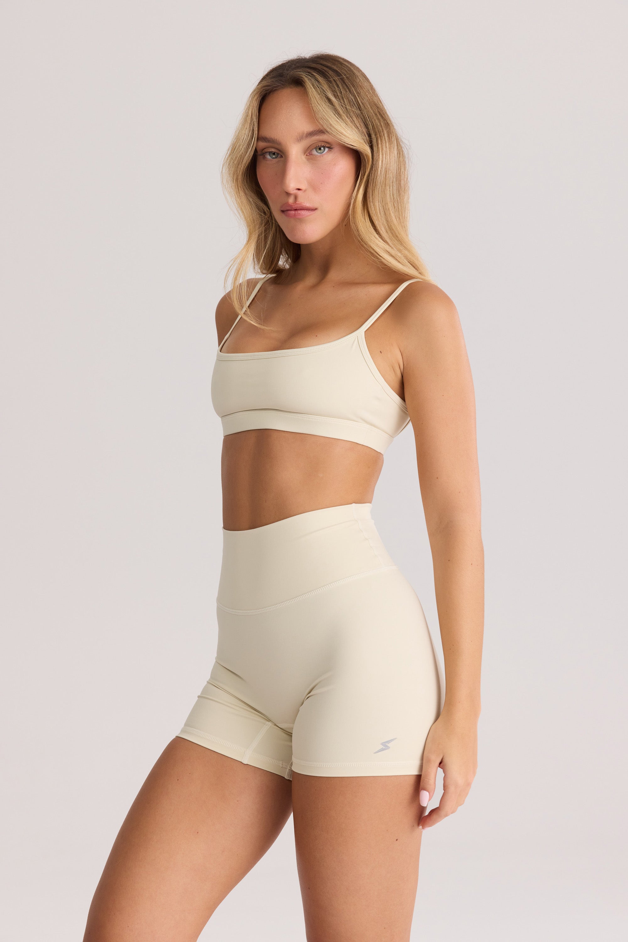 Astra חזיית ספורט כתפיות מתכוונות