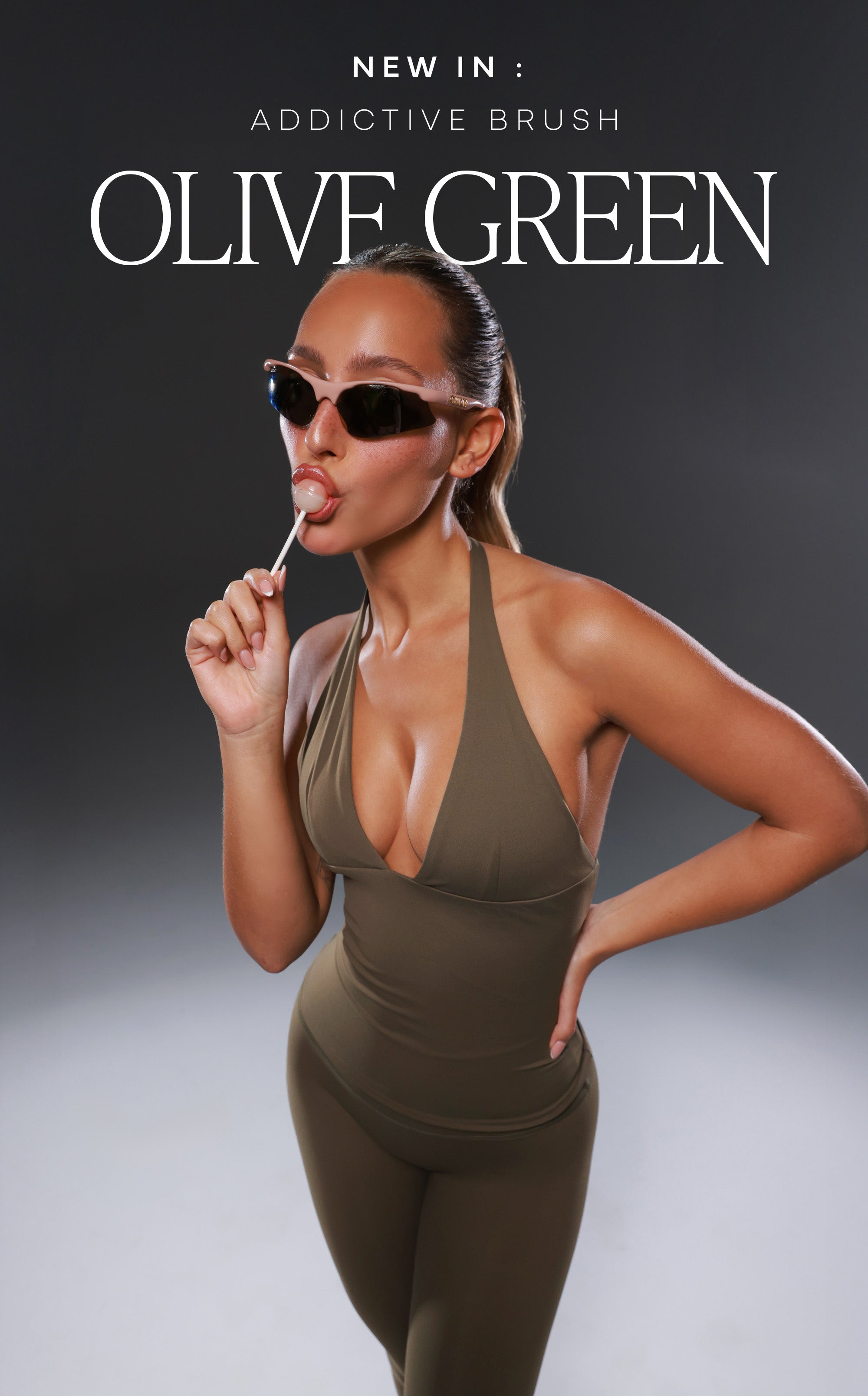 חליפת סט ספורט נשים ADDICTIVE BRUSH OLIVE GREEN