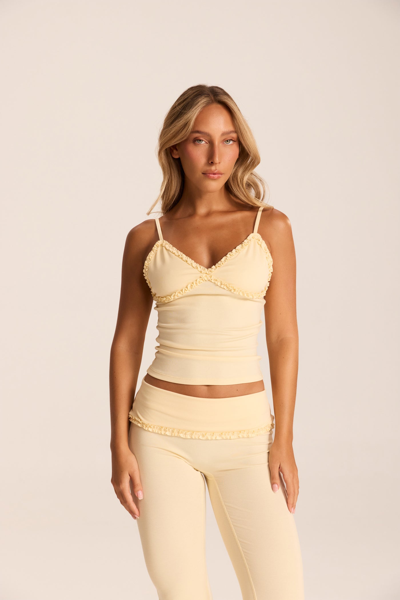 Loungewear גופייה עם עיטורי מלמלה