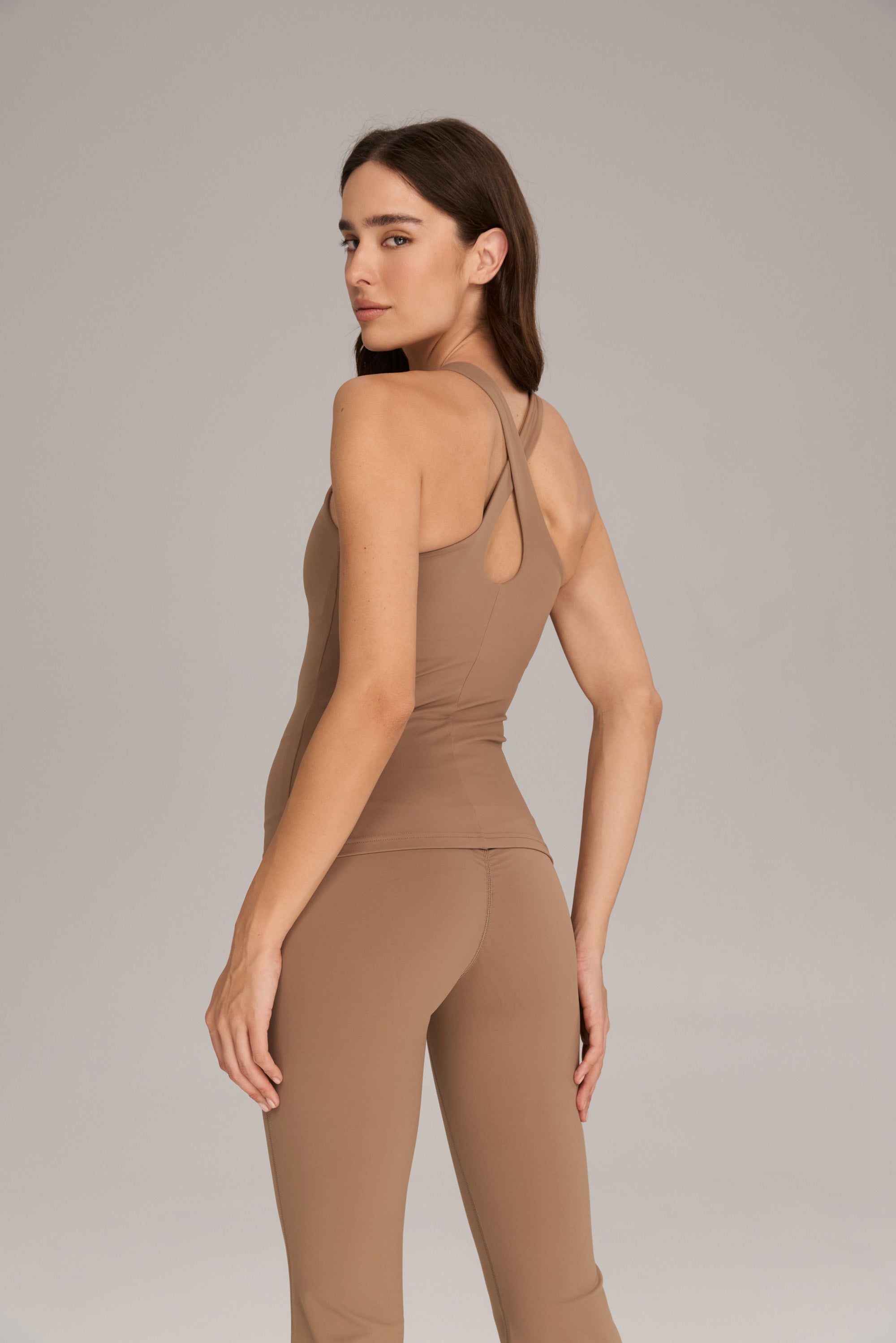 Brush גופייה עם גב מוצלב