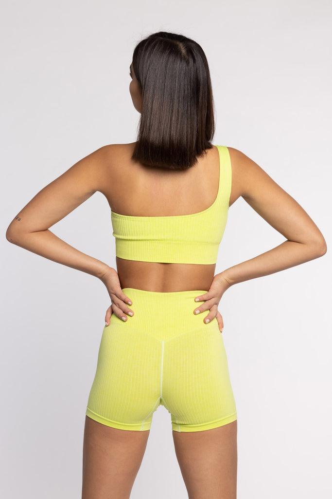 טייץ שורטס בצבע צהוב ירוק Balance 