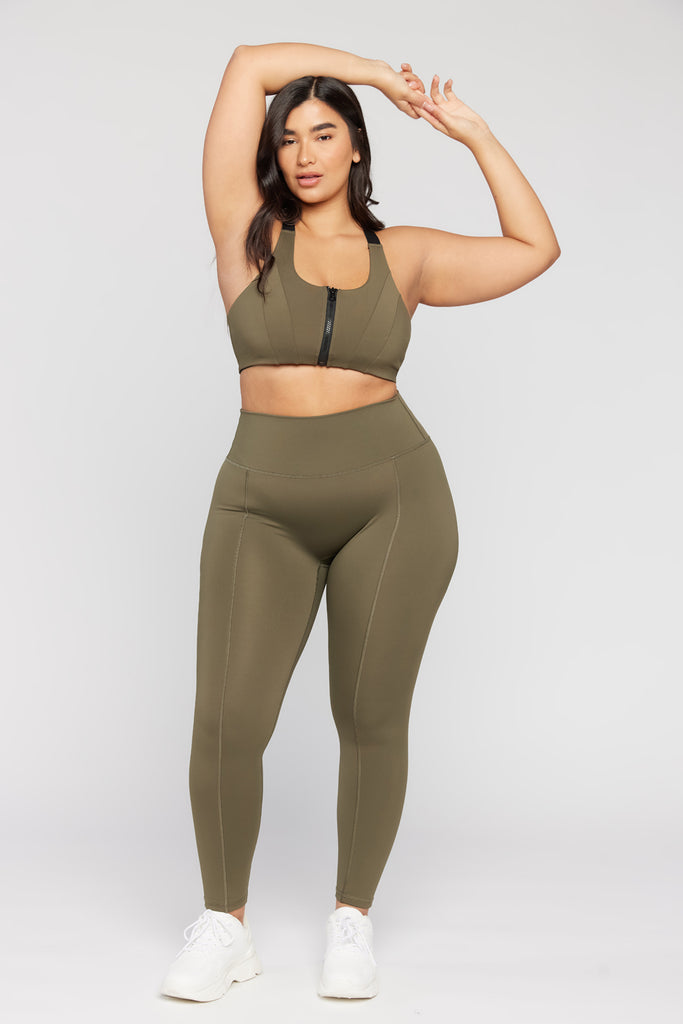 Aura - טופ ספורטיבי עם רוכסן קדמי בצבע שחור | L