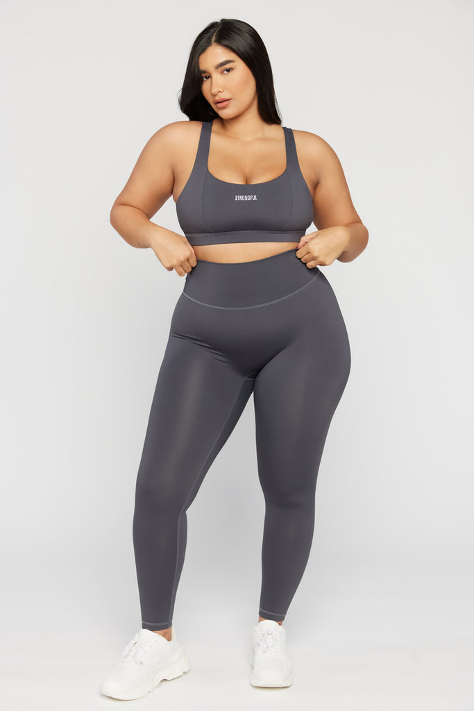 Aura - טופ ספורטיבי בעל מחשוף בגב בצבע אפור | L