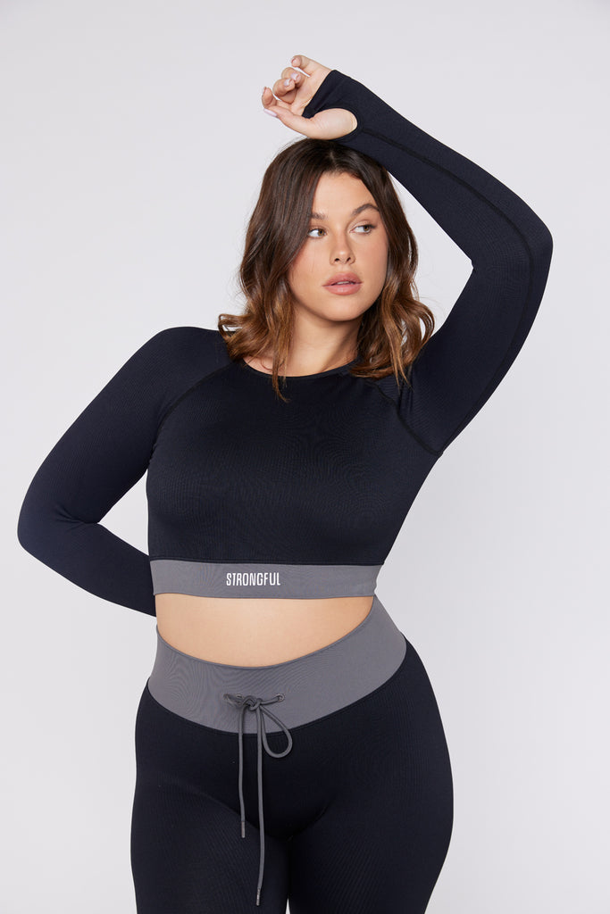 Bliss - חולצת קרופ טופ ספורטיבי בצבע שחור | L